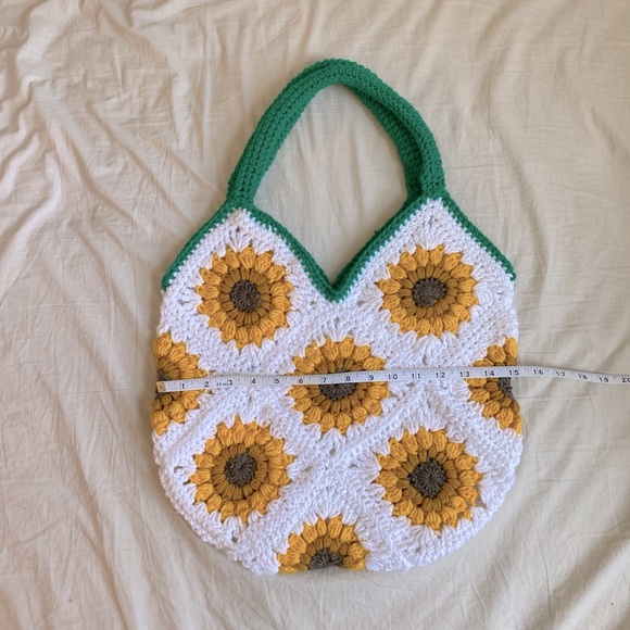 Handmade Sunflower Market Bag - Picture 3 of 4
